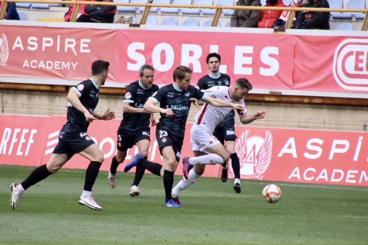 El conjunto leonés se medía a los riojanos en el Reino de León en una nueva jornada de la Primera División RFEF.