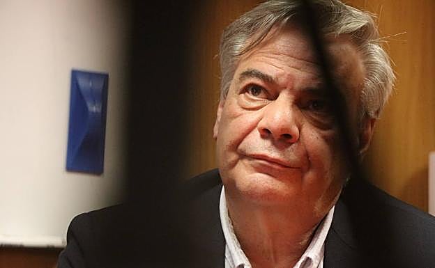 José Pedro Fernández, gerente del Hospital de León, durante la entrevista con leonoticias. 