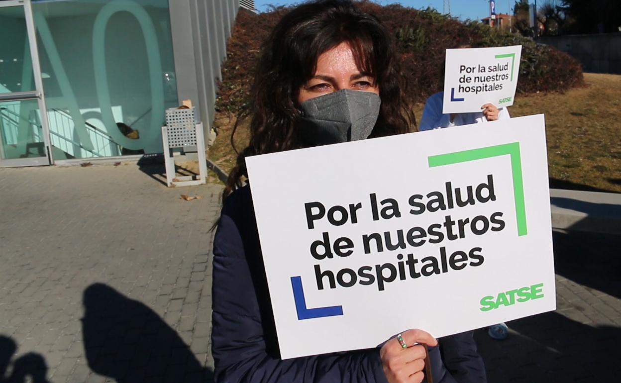 Imagen de una concentración reciente de enfermeros en el Caule, también convocada por el sindicato Satse.
