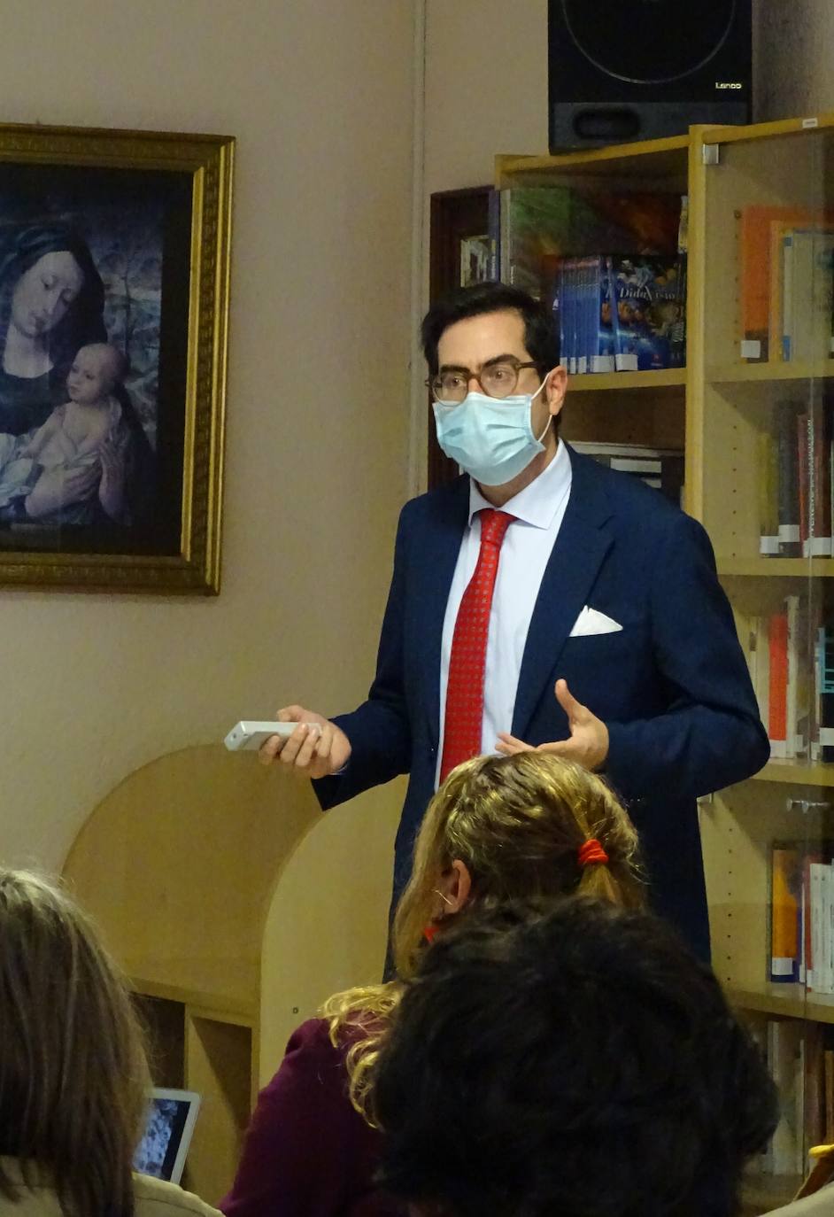 Extraordinaria conferencia del periodista Jaime Cosgaya en el Colegio Peñacorada.