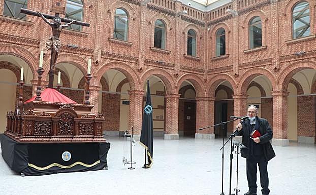 Imagen. Acto de presentación y bendición del trono del 'Moreno'. 