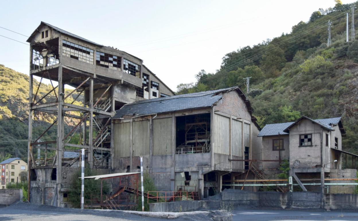 Instalaciones abandonadas del lavadero de la Recuelga, de Antracitas de Fabero.