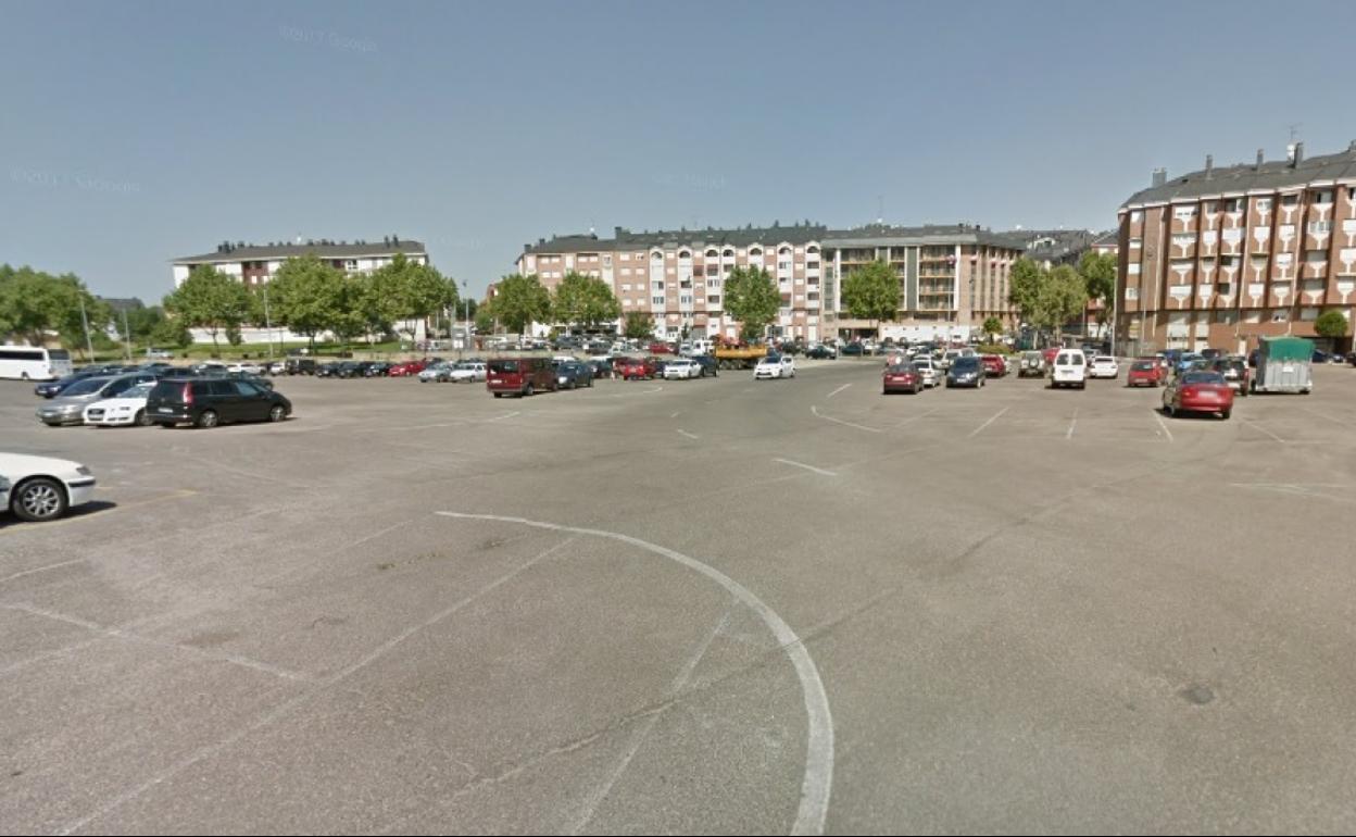 Parking de la zona del albergue de peregrinos en Ponferrada.
