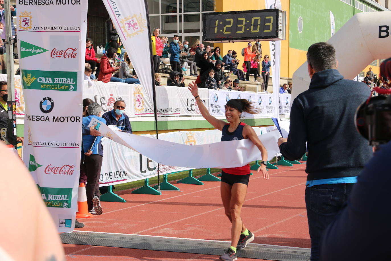 Fotos: Llegada a meta de la Media Maratón