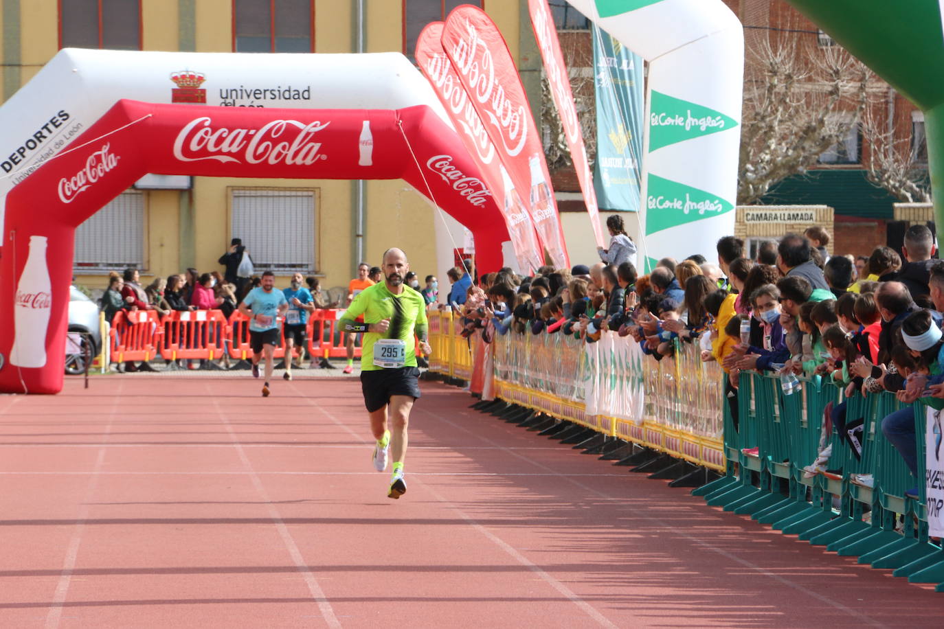 Fotos: Llegada a meta de la Media Maratón