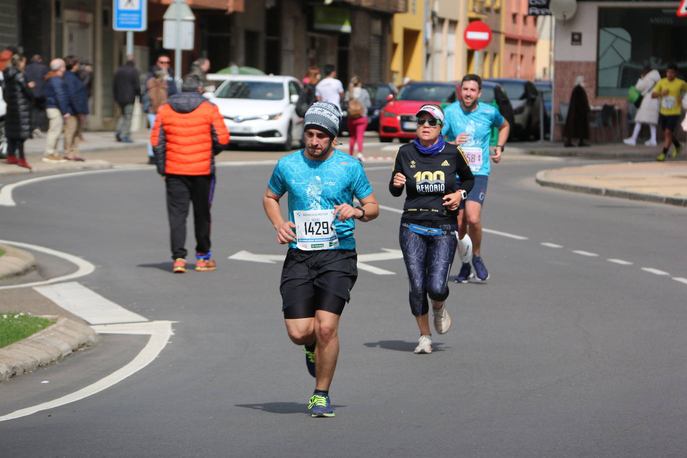 Fotos: Llegada a meta de la Media Maratón