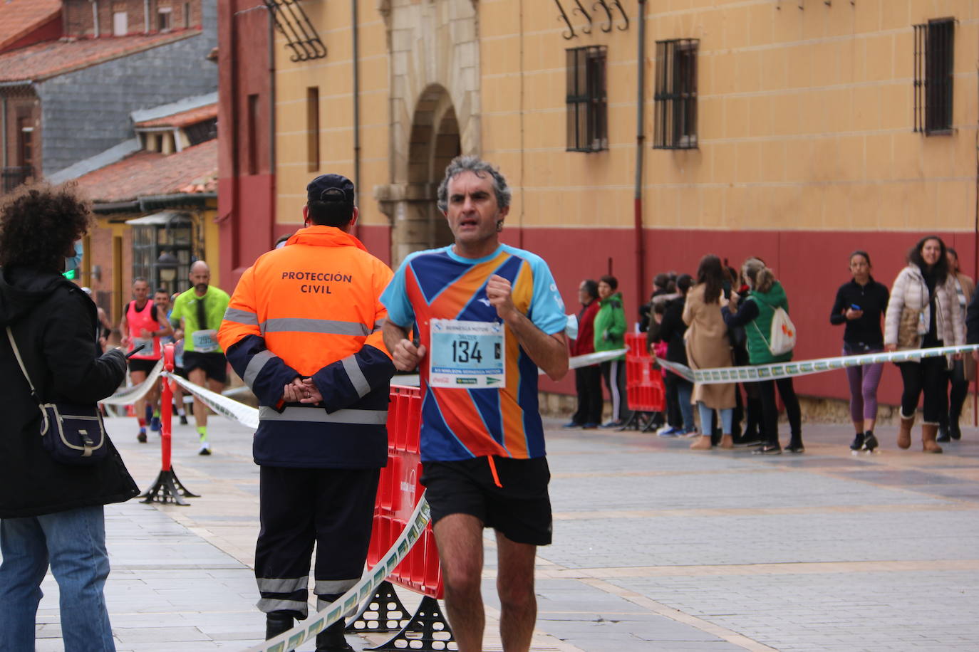 Fotos: Paso junto a la Catedral