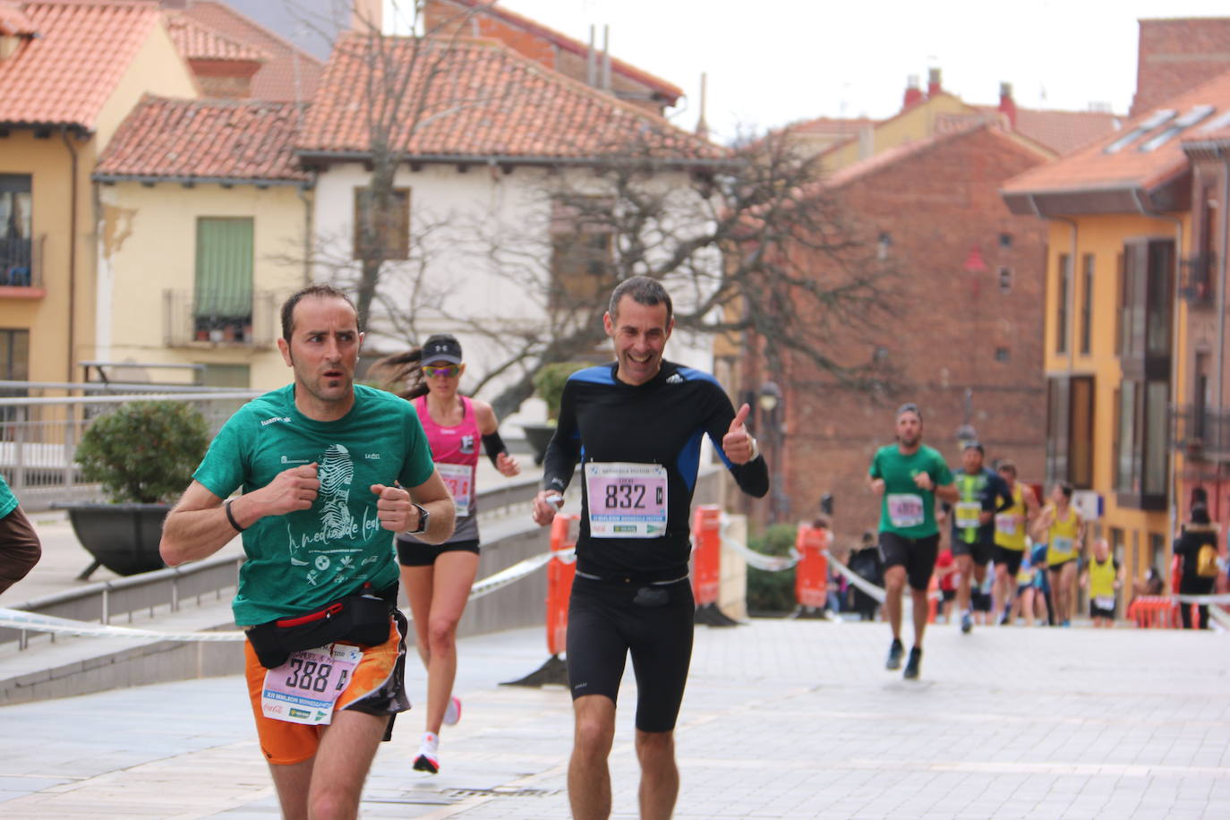 Fotos: Paso junto a la Catedral