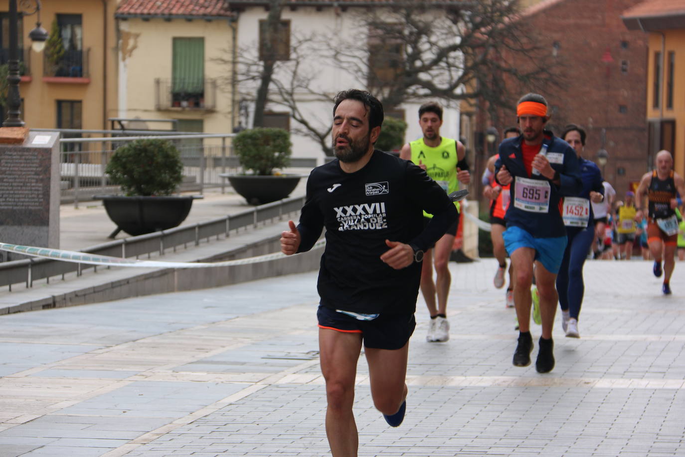 Fotos: Paso junto a la Catedral