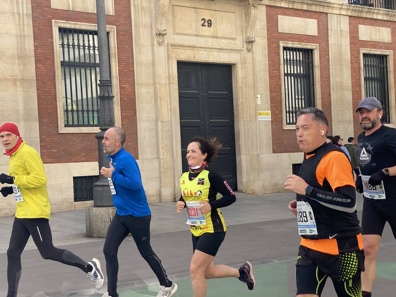 Fotos: La media maratón de León a su paso por Ordoño II (I)