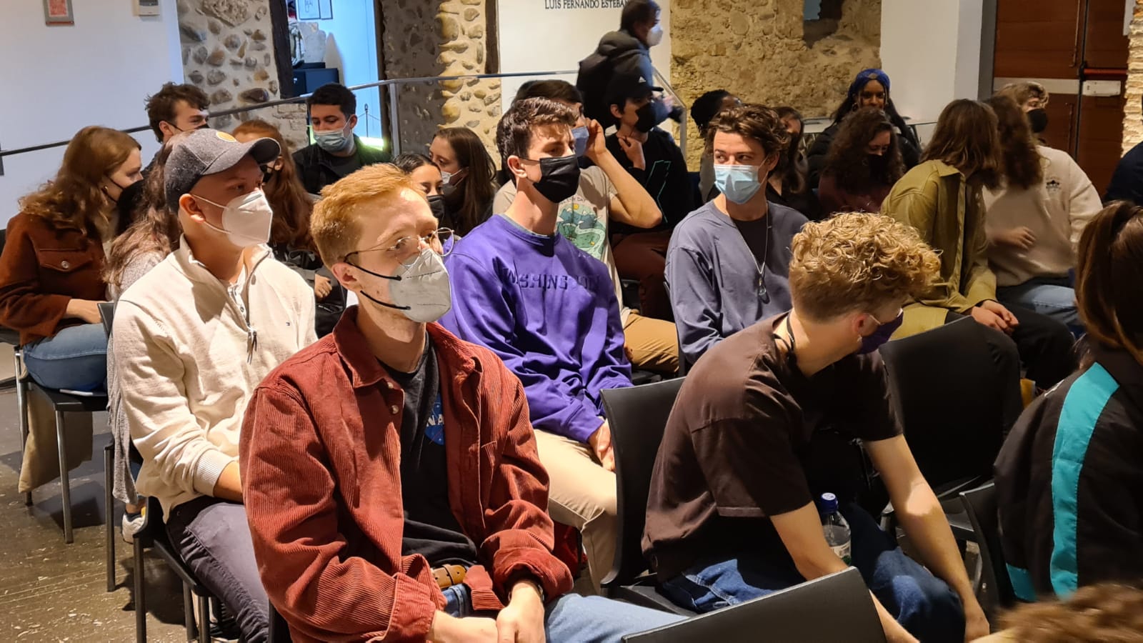 Los estudiantes llegados desde Seatle acudirán a estos estudios en el torreón del Conde Luna.