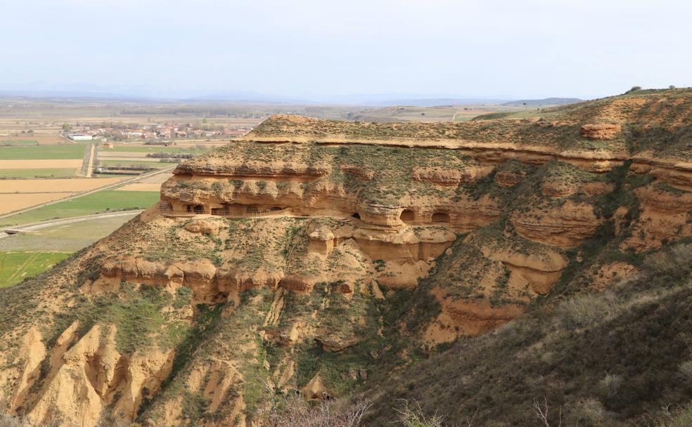 La inauguración de las Cuevas Menudas cumple un año. Su apertura supuso una revolución en el turismo de Villasabariego y el Yacimiento de Lancia.