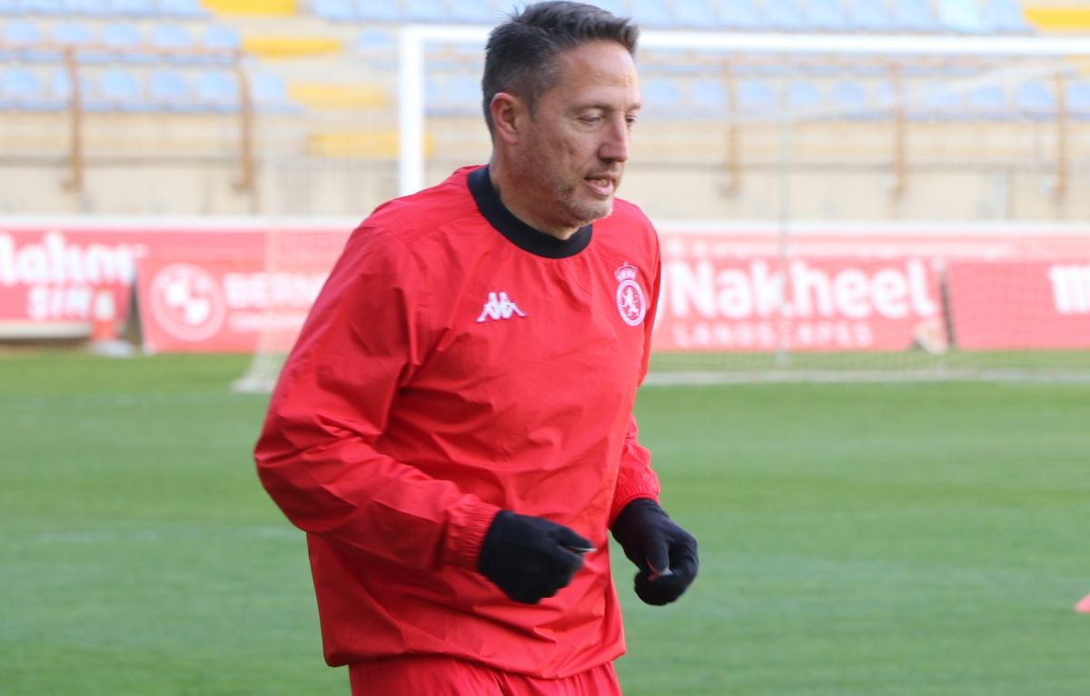 La Cultural organiza el último entrenamiento de su equipo inclusivo, con exjugadores y usuarios de Asprona León, para el torneo '+ Que Goles' que se disputará el domingo en Burgos.