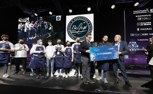 El gaditano Pedro Aguilera gana el Premio Cocinero Revelación. 