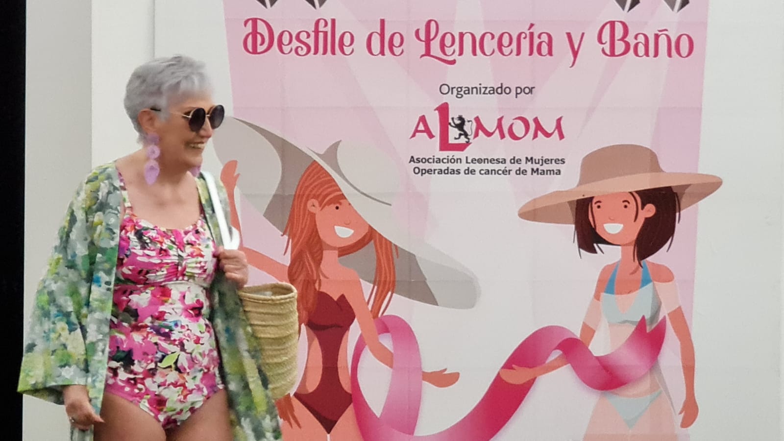 El Corte Inglés ha acogido un año más el desfile de lencería y trajes de baño de Almon en el que las modelos han sido mujeres que han superado cáncer de mama, dando visibilidad a las heroínas que han derrotado al cáncer de mama.