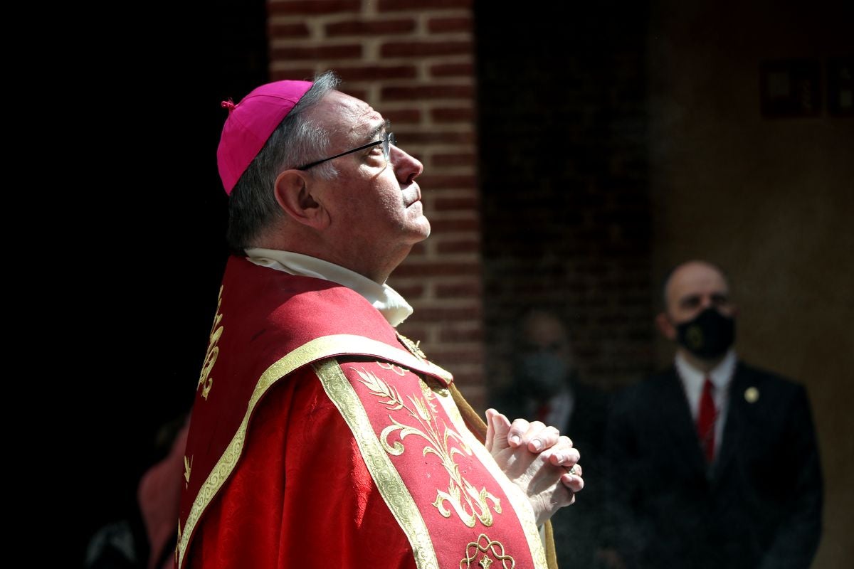 La Cofradía de las Siete Palabras ha presentado este sábado su nueva imagen que completa así los siete pasos que procesionarán el próximo Viernes Santo por las calles de León.