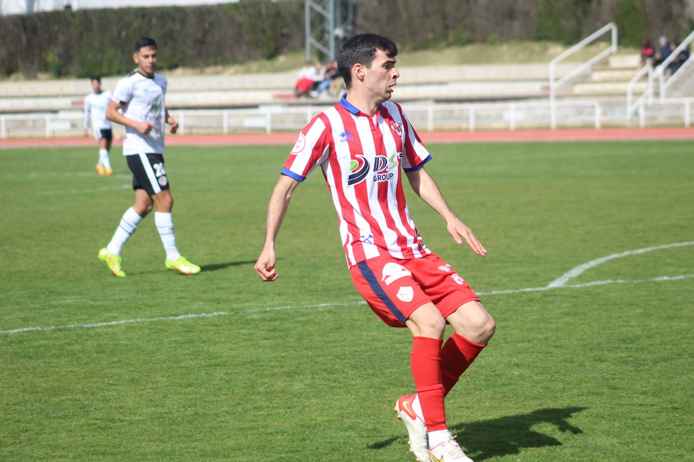 El conjunto berciano cae derrotado en su visita al filial del Salamanca