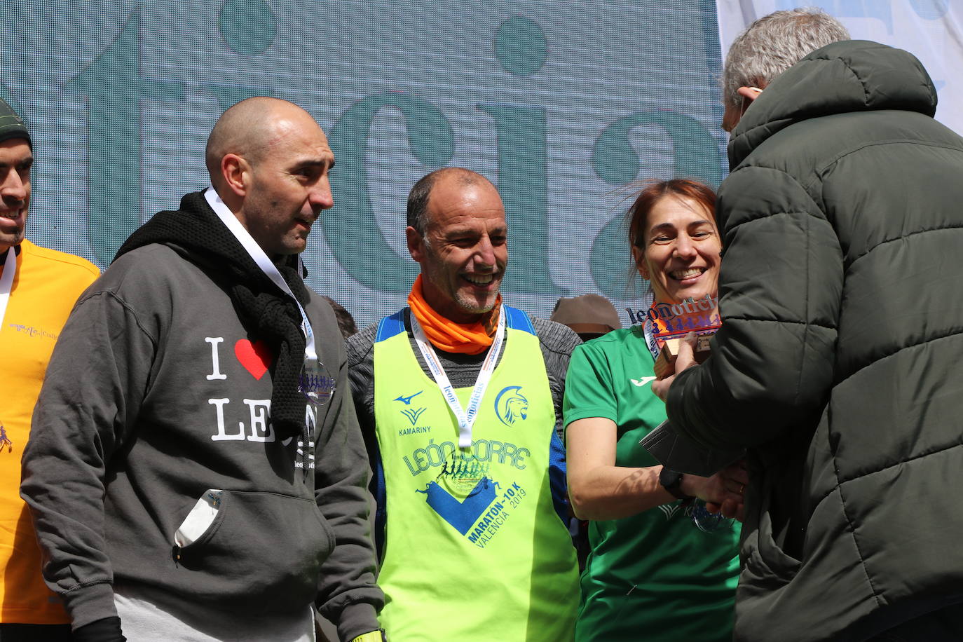 Individuales, por parejas, mixtos y por equipos, éstos son los ganadores de la III edición de la Carrera de las Empresas organizada por Leonoticias.