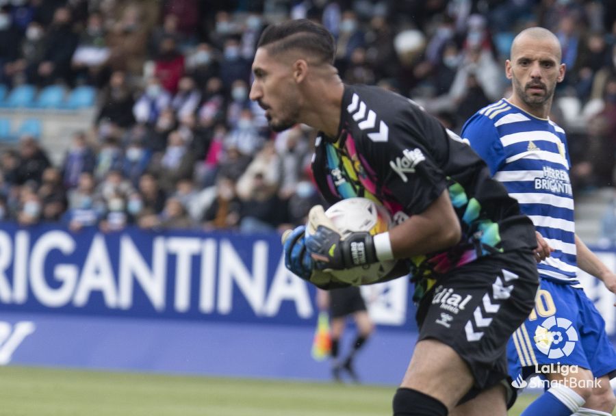 La Deportiva se mide a Las Palmas en el estadio berciano en un partido vital para los objetivos blanquiazules