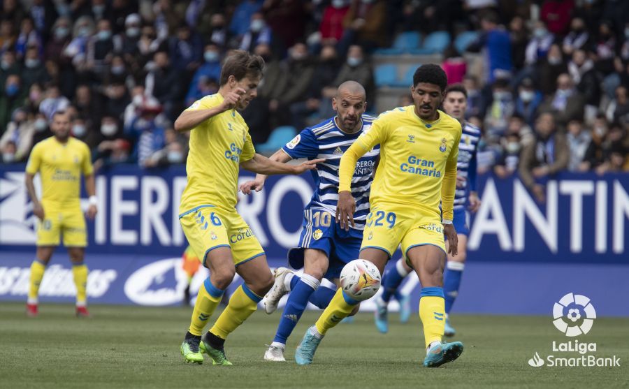 La Deportiva se mide a Las Palmas en el estadio berciano en un partido vital para los objetivos blanquiazules