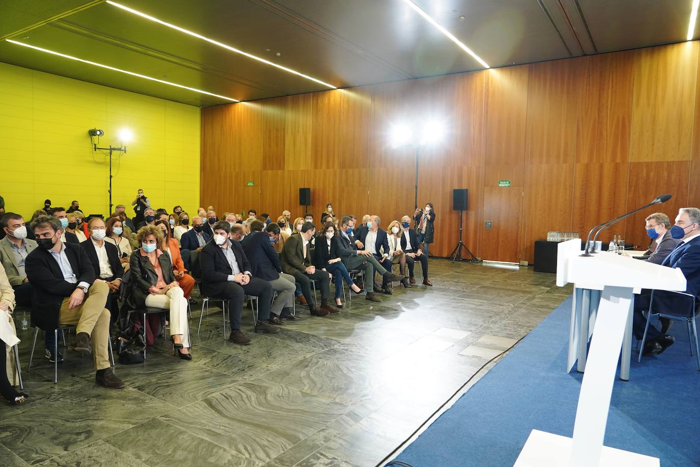 Fotos: El PP reúne al Comité Ejecutivo Nacional en Sevilla