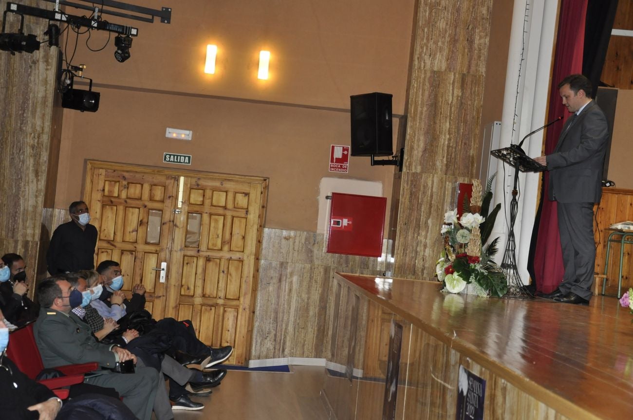 Vuelve con pasión a Valencia de Don Juan la renovada la Semana Santa. Con el pregón ofrecido este sábado por Javier Revilla, la Semana Santa volverá este año con toda su pasión a Valencia de Don Juan. 