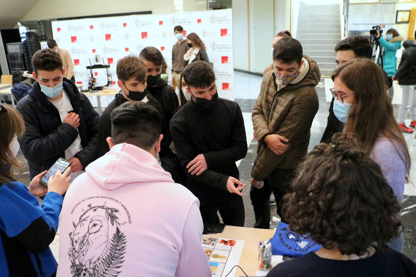 La Universidad de Leó nrecibe a futuros nuevos alumnos y comparte con ellos las potencialidades del centro 