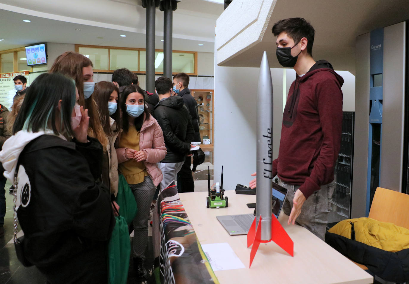 La Universidad de Leó nrecibe a futuros nuevos alumnos y comparte con ellos las potencialidades del centro 