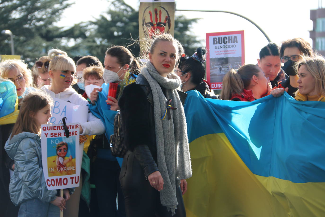 Centenares de personas se suman a esta marcha en la que se denuncia a situación que se vive en este país por culpa de Rusia.