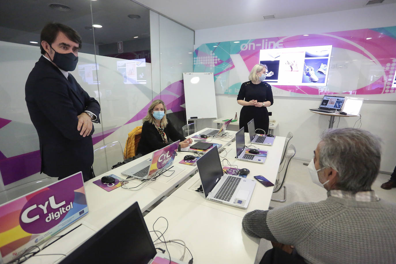 Juan Carlos Suárez-Quiñones, visita el Centro CyL Digital de León
