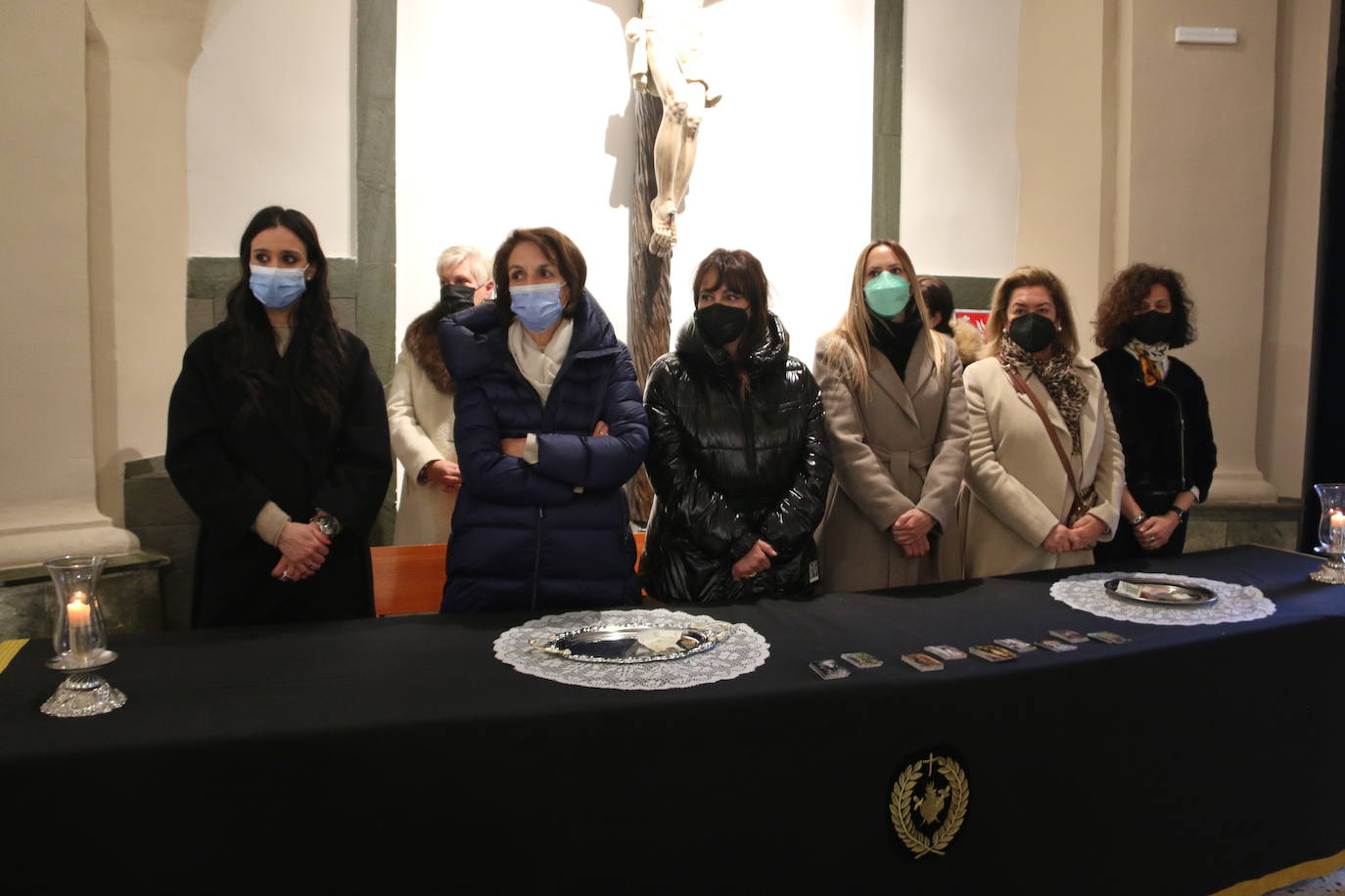 Ceremonía litúrgica del Besamanos de Nuestra Señora de la Soledad en León.
