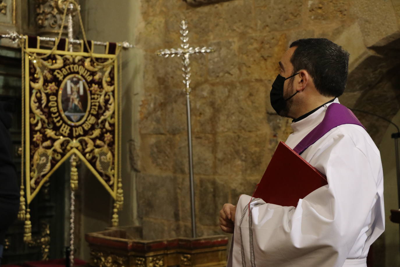 Fotos: La Virgen del Mercado desciende de su camarín