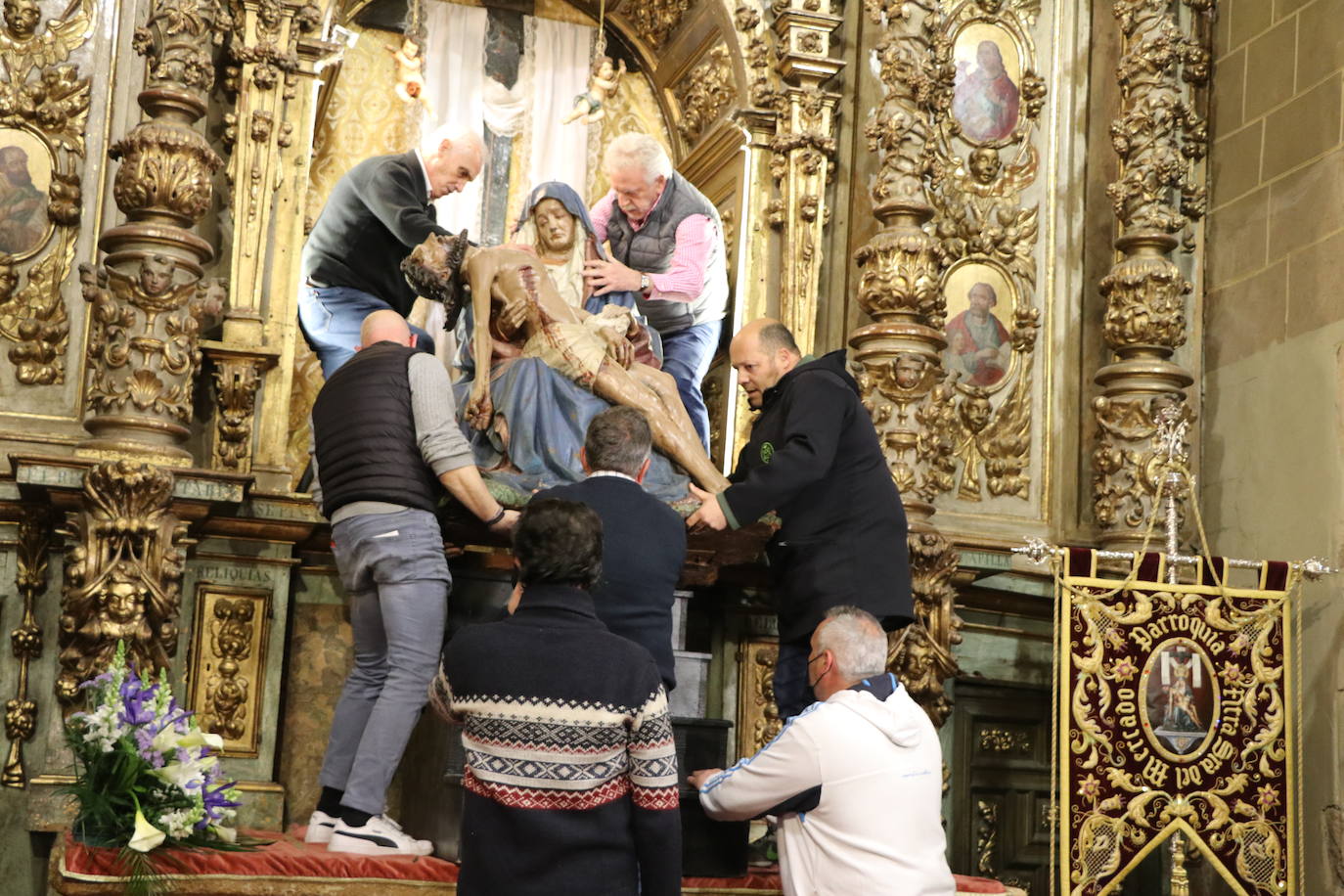 Fotos: La Virgen del Mercado desciende de su camarín