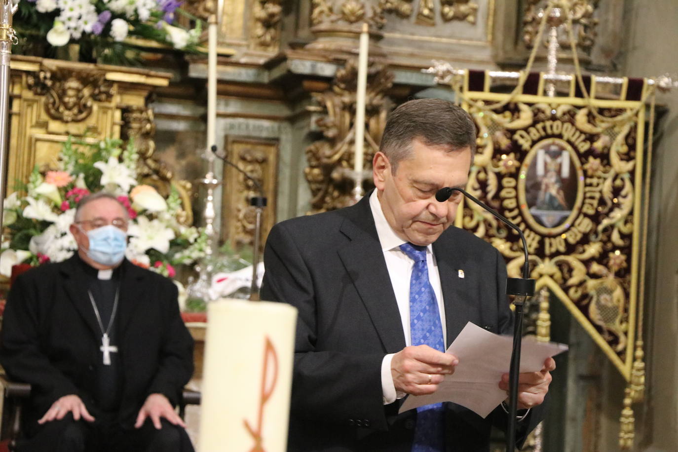 Las Madres Benedictinas reciben de la mano de la Cámara de Comercio esta distinción en la Iglesia del Mercado.