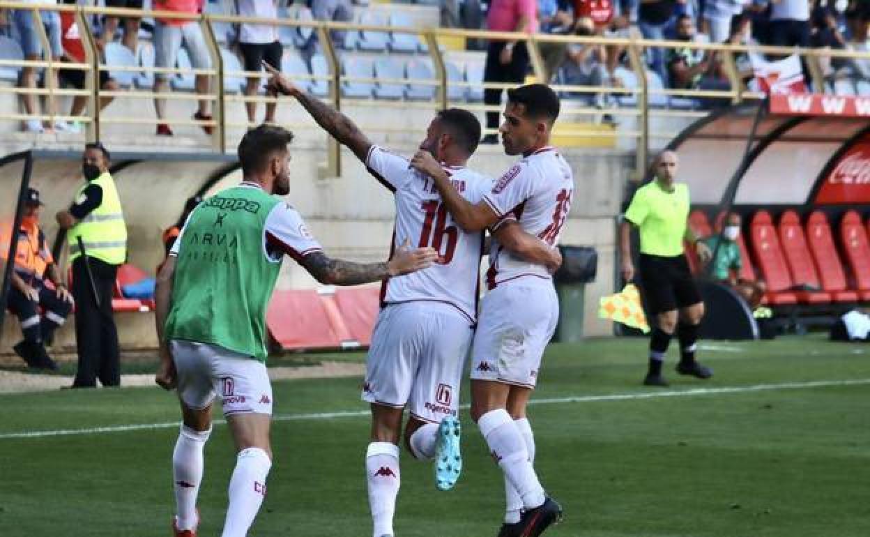 Amelibia celebra un gol. 