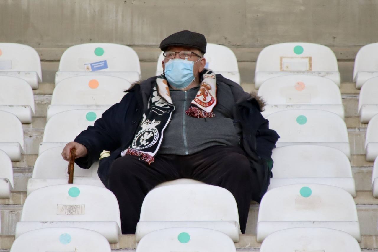 Lance de juego en el Cultural- Racing de Ferrol. 