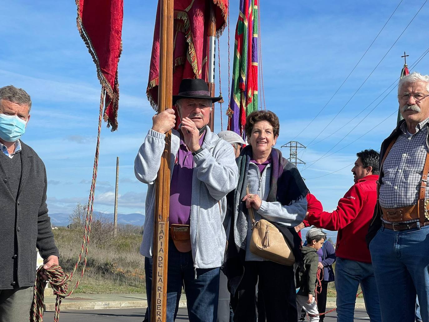 Pendones en La Virgen del Camino. 