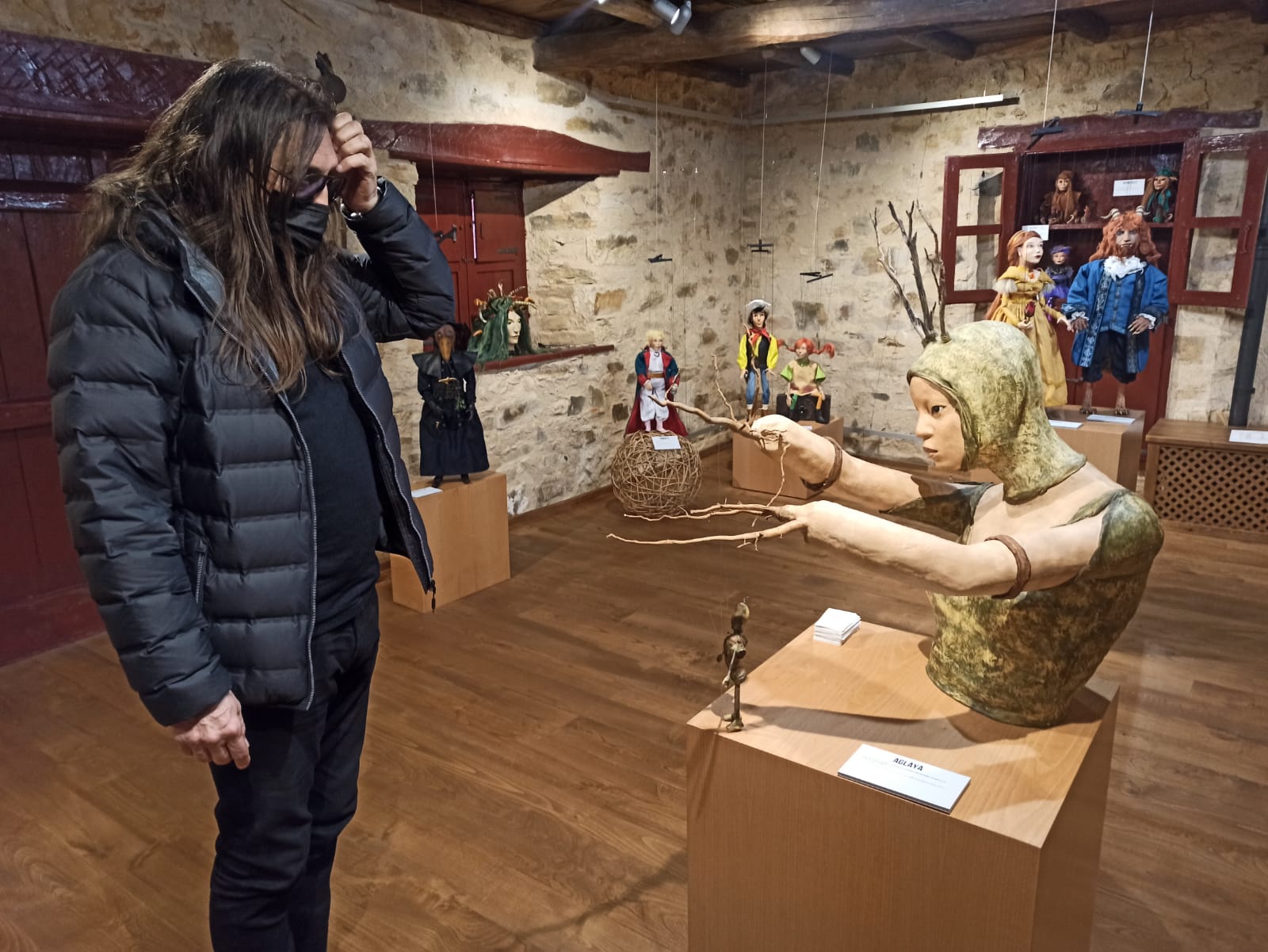 El artista leonés Lolo abre una exposición en Santa Colomba de Somoza