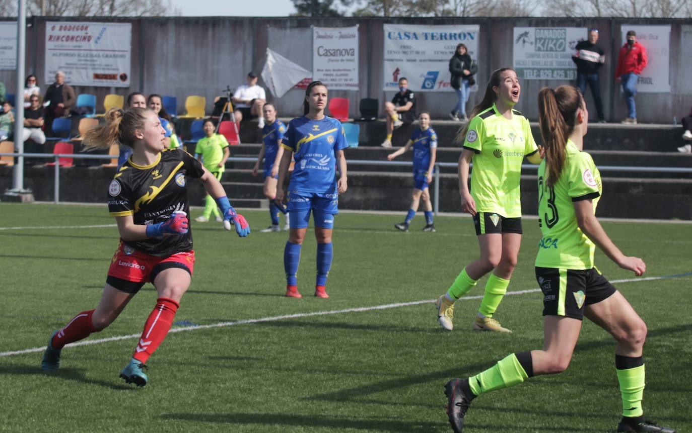 Fotos: El Olímpico de León vive por el fútbol