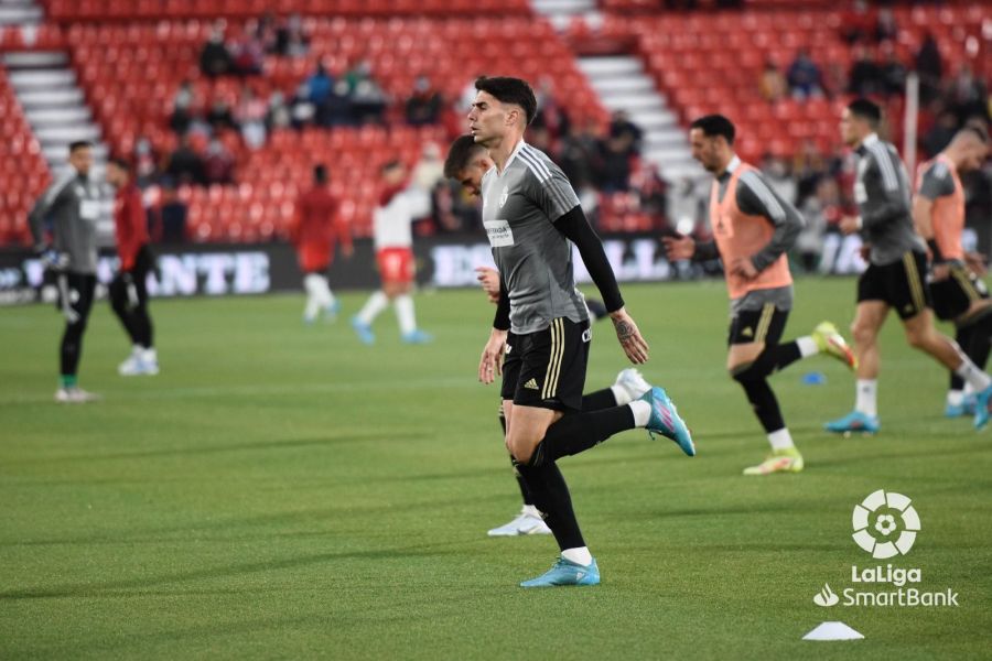 Lance de juego en el partido entre el UD Almería y SD Ponferradina. 