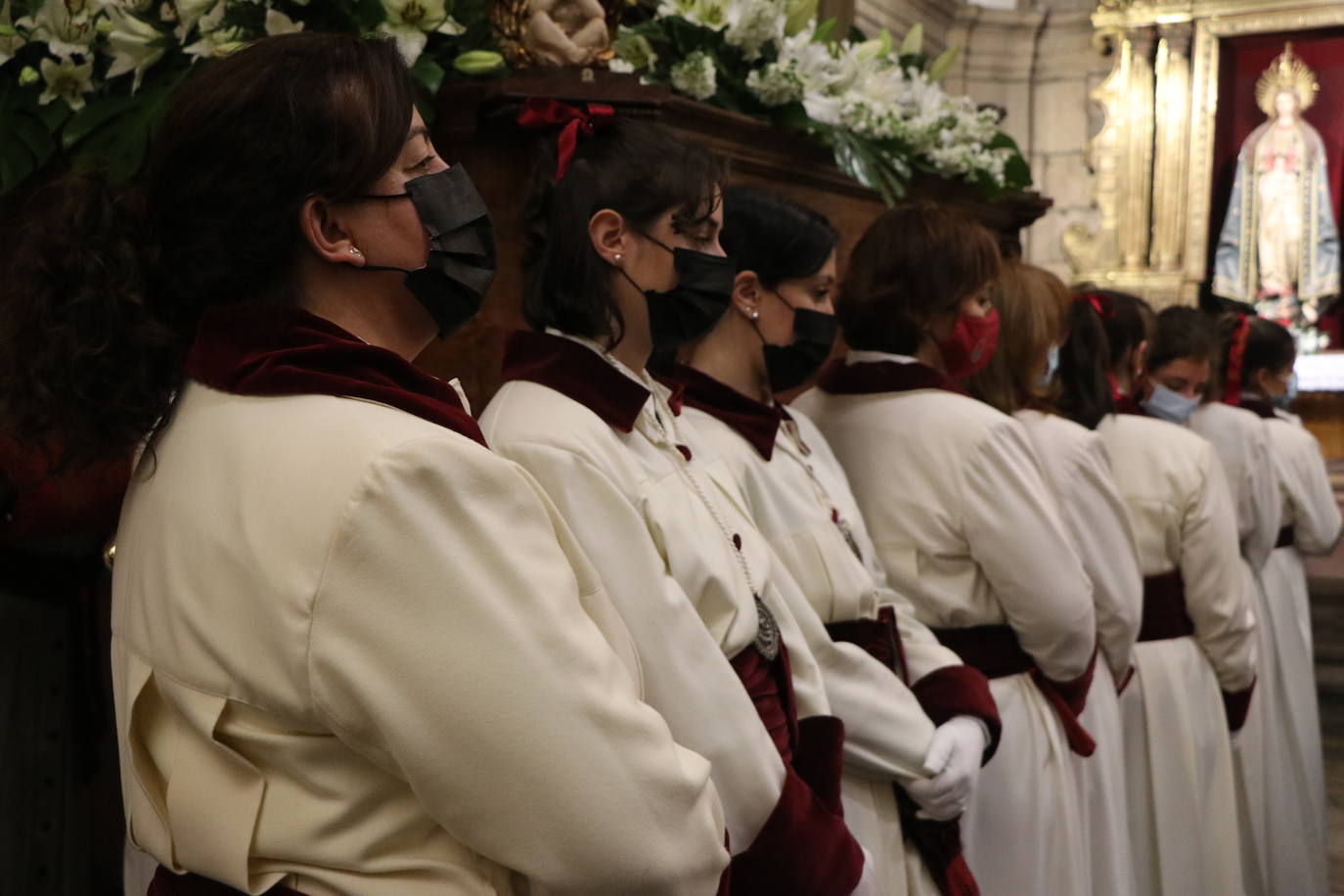 La adversa climatología marca el Lunes Santo en León capital