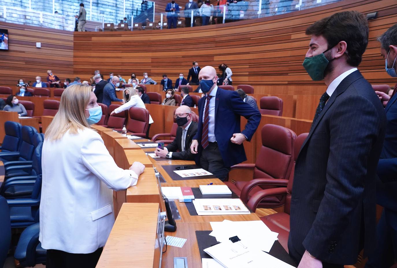 El portavoz del Grupo Socialista, Luis Tudanca, durante la sesión de tarde del debate de investidura del candidato a la Presidencia de la Junta de Castilla y León