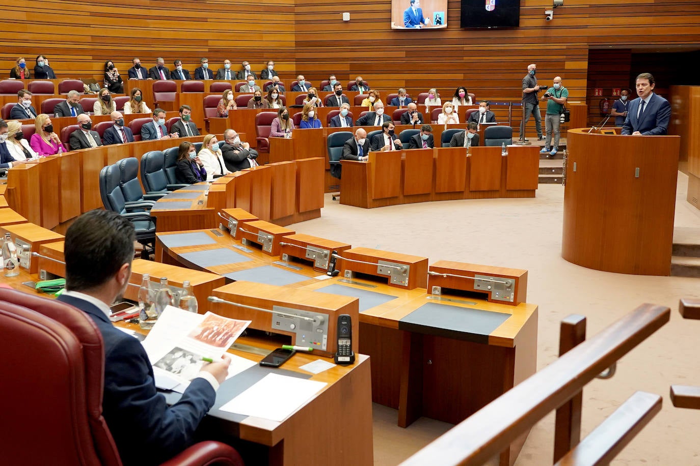 El portavoz del Grupo Socialista, Luis Tudanca, durante la sesión de tarde del debate de investidura del candidato a la Presidencia de la Junta de Castilla y León