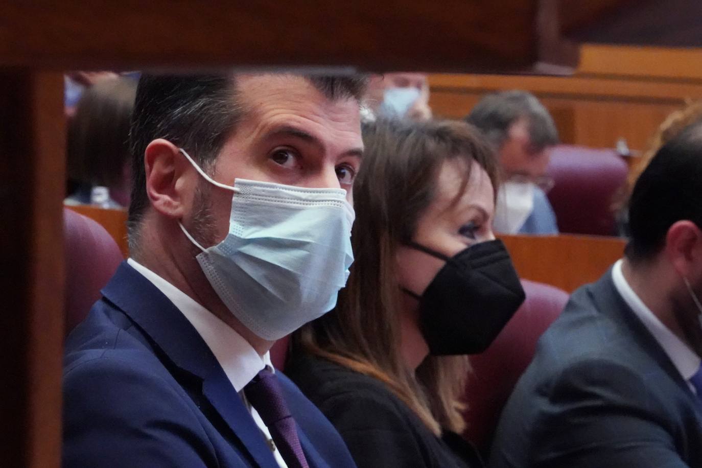 El portavoz del Grupo Socialista, Luis Tudanca, durante la sesión de tarde del debate de investidura del candidato a la Presidencia de la Junta de Castilla y León