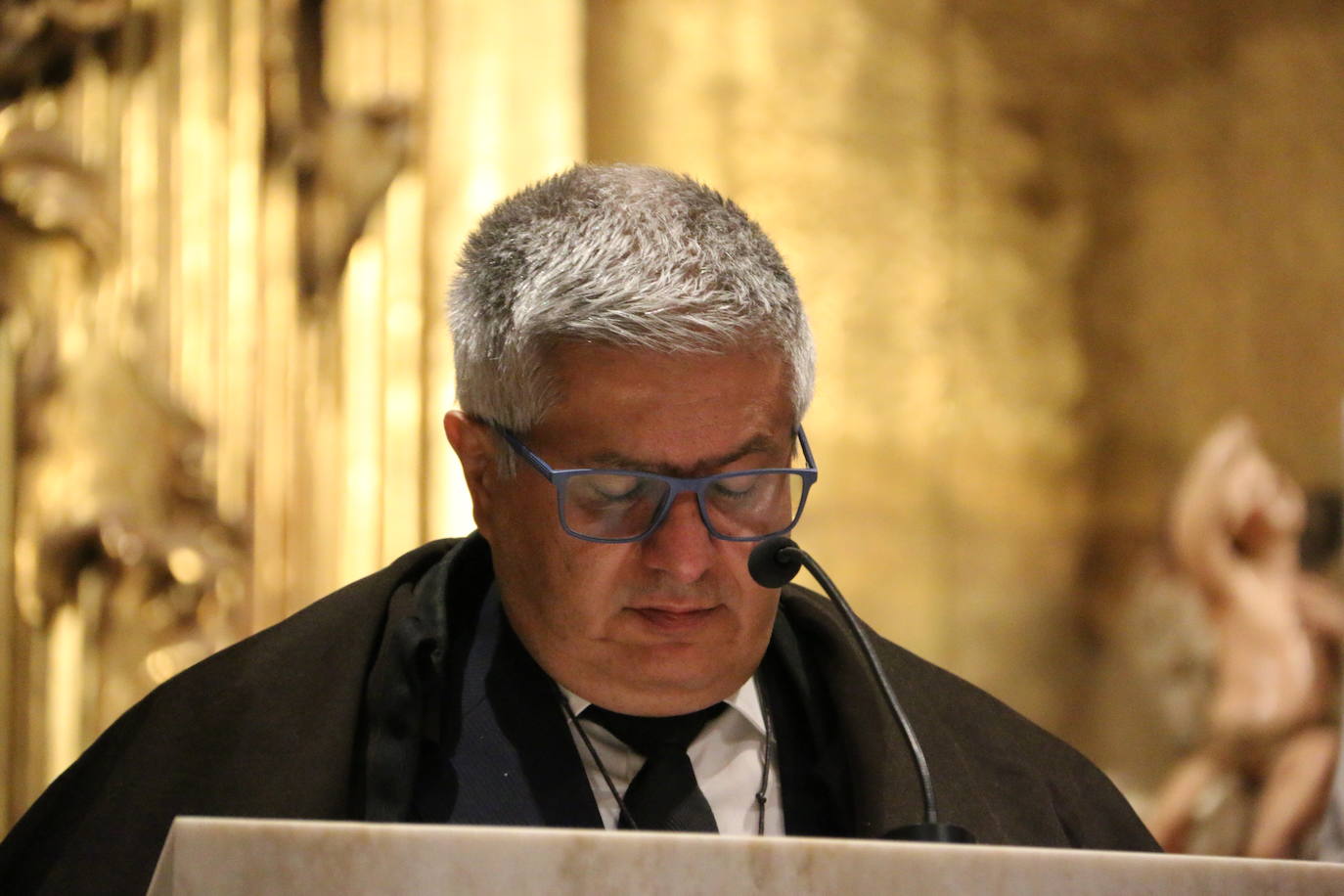 Un momento del Via Crucis en la Iglesia de San Francisco. 