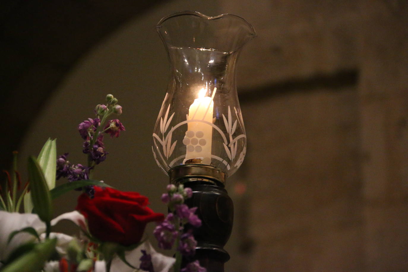Un momento del Via Crucis en la Iglesia de San Francisco. 