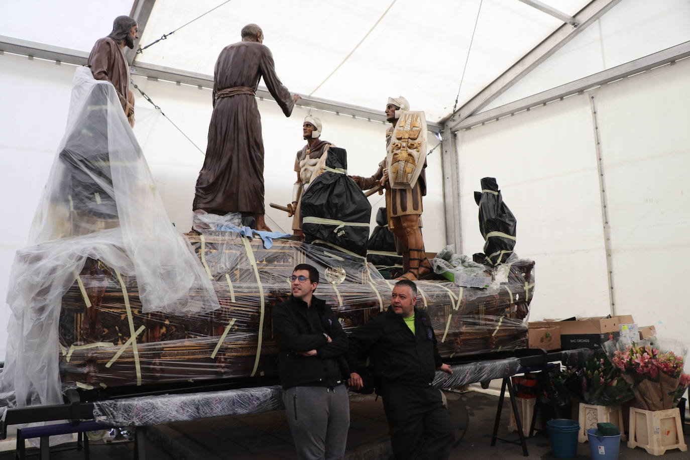 Fotos: El Nazareno prepara Los Pasos