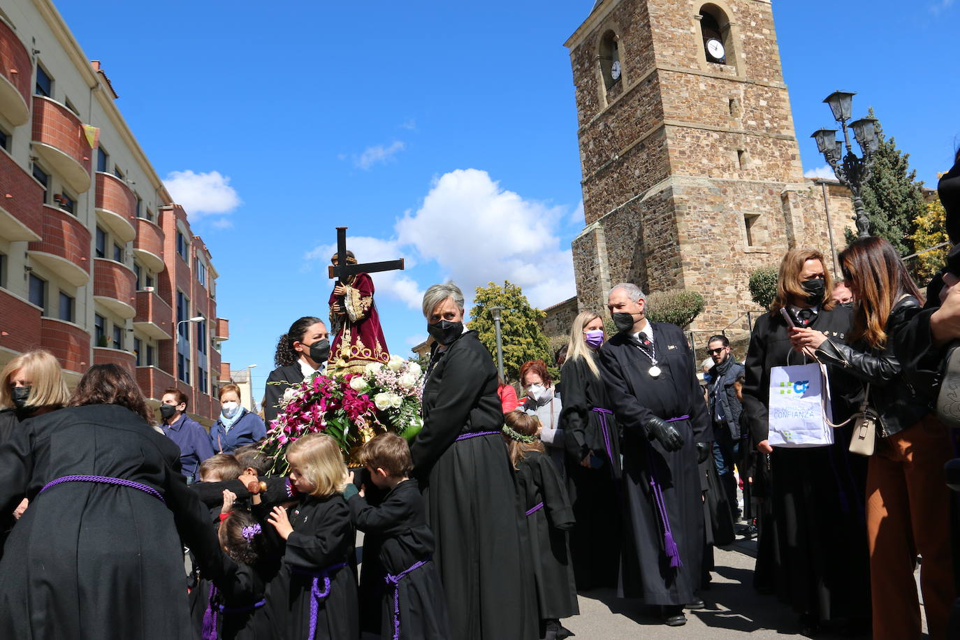 Fotos: El Santo Potajero alimenta a La Bañeza