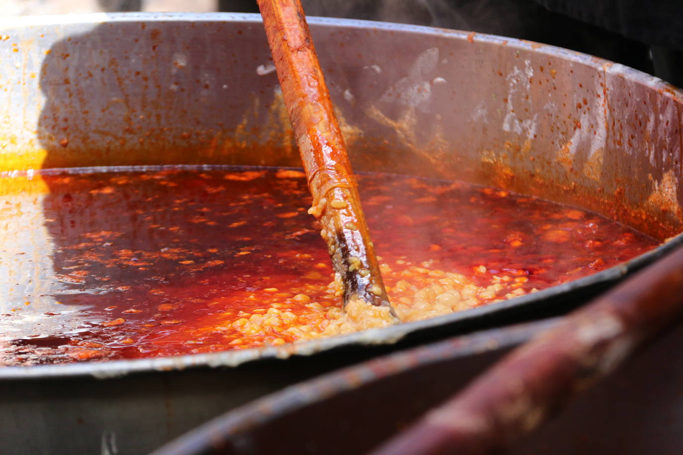 Fotos: El Santo Potajero alimenta a La Bañeza