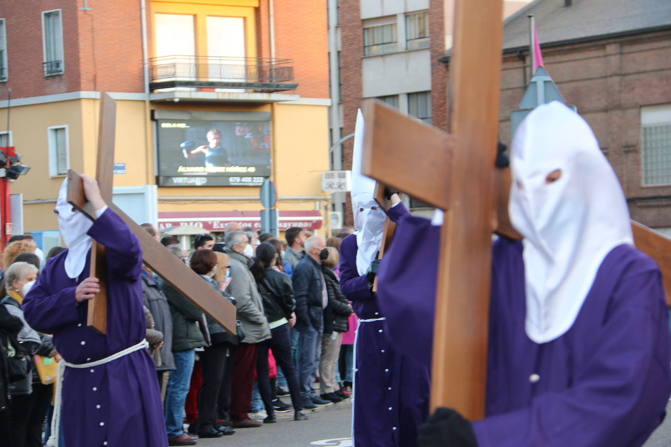 La Cofradía Santísimo Cristo de la Expiración y del Silencio ha puesto en la calle el recogimiento del Miércoles Santo. 